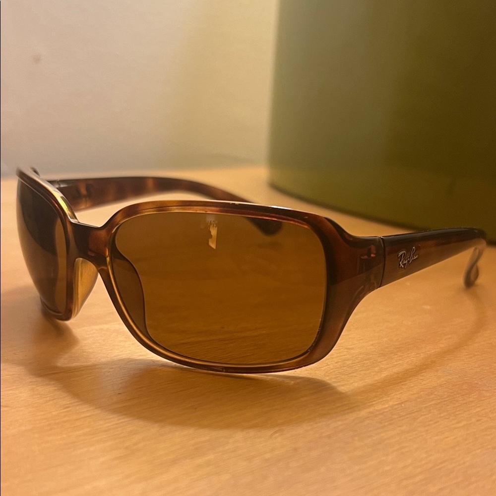 RAY-BAN RB4068 Sunglasses